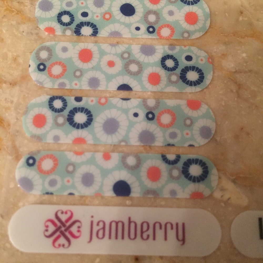B2GO 🔶 Exclusive Flower Print Jamberry Nail Wraps